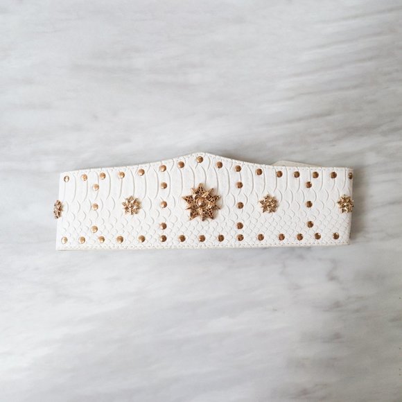 PrettyLittleThing White Gold Studded and Star Belt